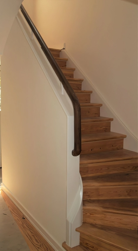 Angezeigtes Bild: fa-treppe-topaz.jpg